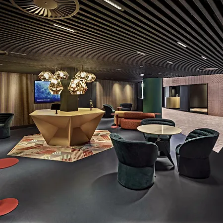 Отель The Florian Amsterdam Schiphol Airport, Worldhotels Crafted 4*