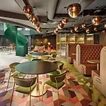 The Florian Amsterdam Schiphol Airport, Worldhotels Crafted מלון הופדורפ