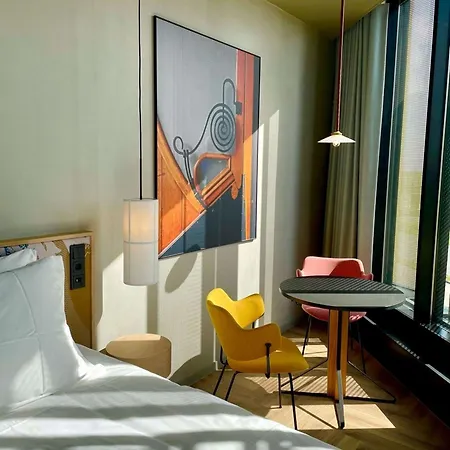 Отель The Florian Amsterdam Schiphol Airport, Worldhotels Crafted