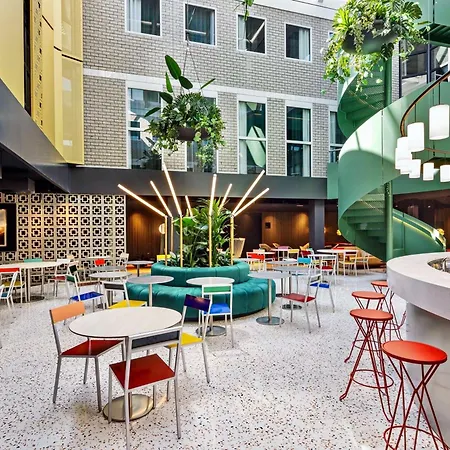 Отель The Florian Amsterdam Schiphol Airport, Worldhotels Crafted